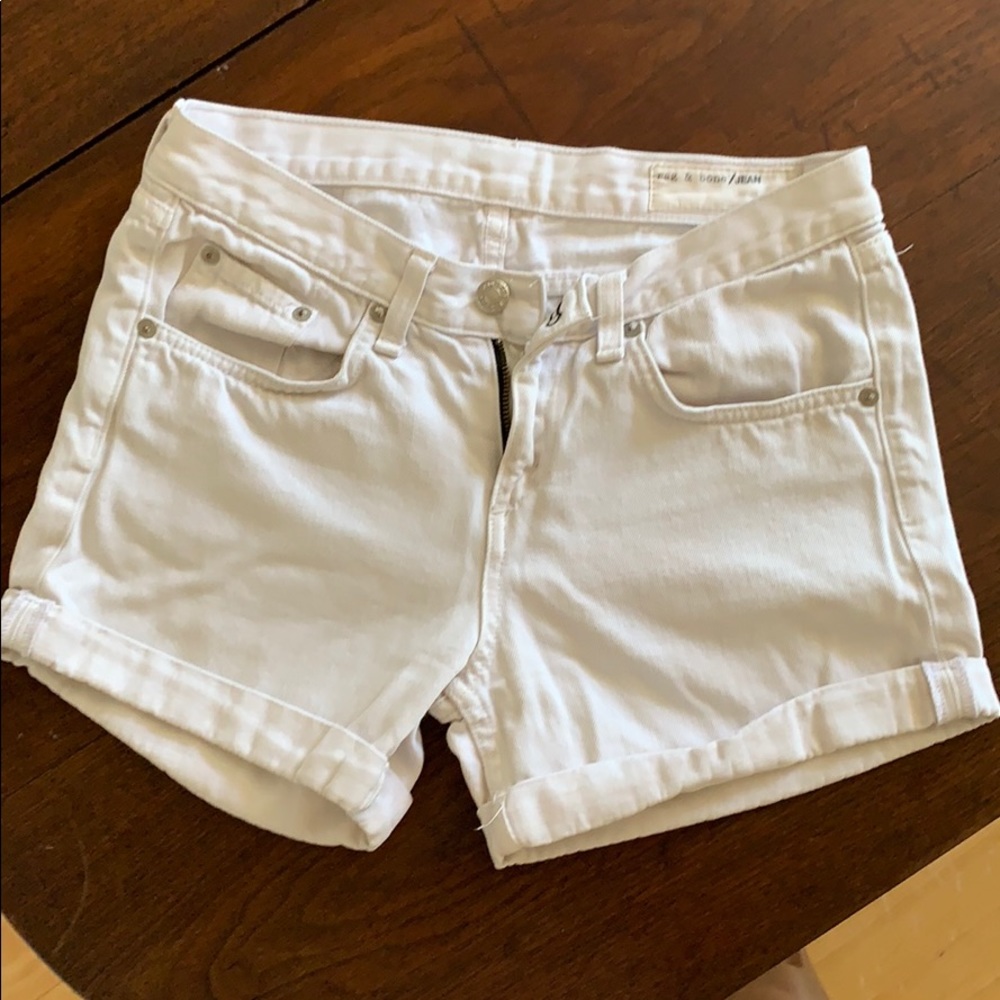 Like new condition! White rag & bone shorts
